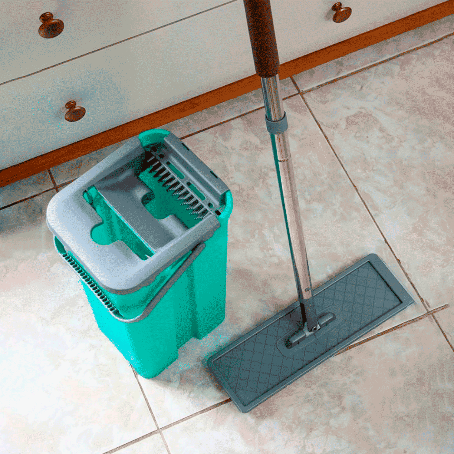 Usando o Mop Lava e Seca Noviça Bettanin