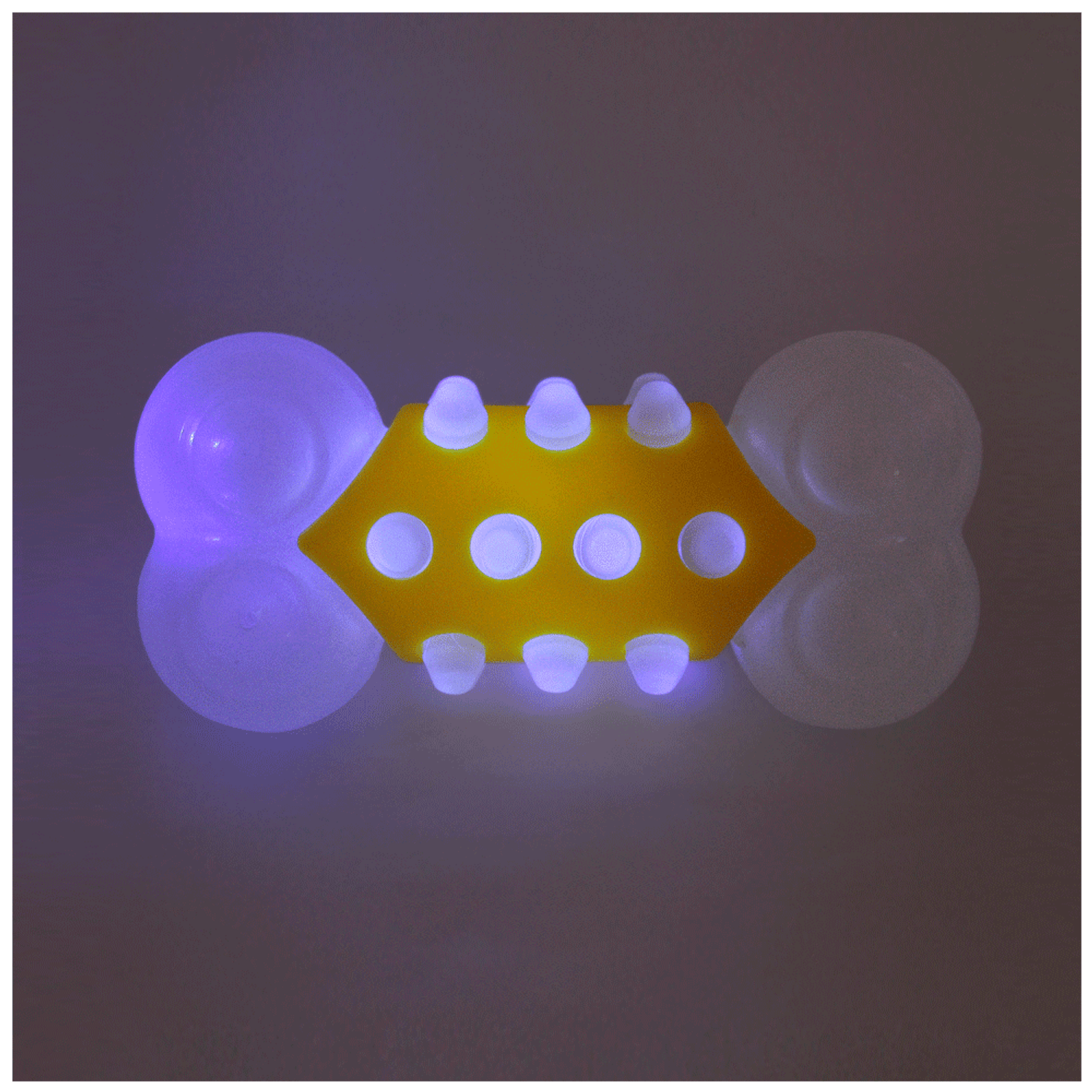 Brinquedo Osso Doglow com Led para Cães GermanHart  brilha no escuro