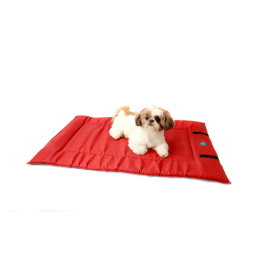 Colchonete-para-Viagem-Bichinho-Chic-Vermelho-pet-deitado-2