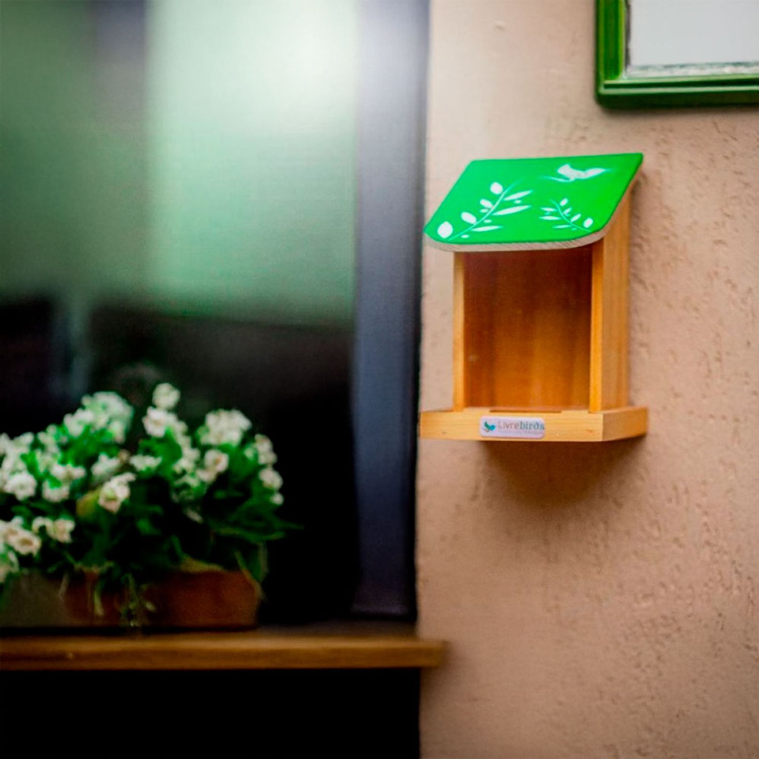 Comedouro Automático Collors Livre Birds Verde no ambiente