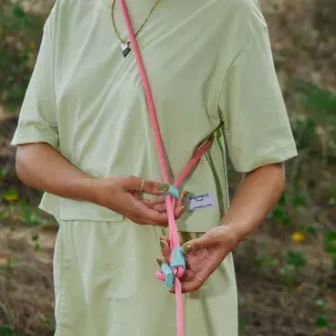 Guia-de-Passeio-Maos-Livres-Toh-Fiji-detalhes--do-ajuste