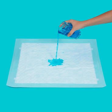 Teste-de-absorcao-Tapete-Higienico-MyHug-Baby