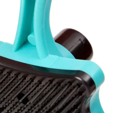 Rasqueadeira-Plastica-Caes-e-Gatos-MyHug-Unico-foto-de-detalhe-do-produto