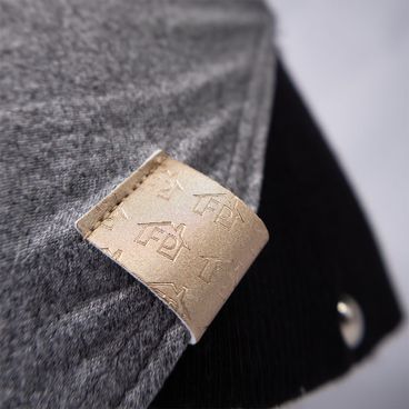 Regata-Pintinho-Cinza-Fabrica-Pet-tamanho-P-foto-de-detalhe-da-etiqueta-