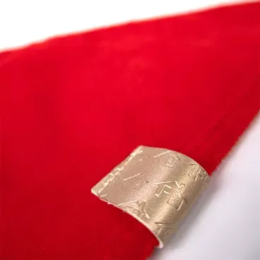 Bandana-Natal-Vermelha-Fabrica-Pet-tamanho-M-foto-de-detalhe-da-etiqueta-