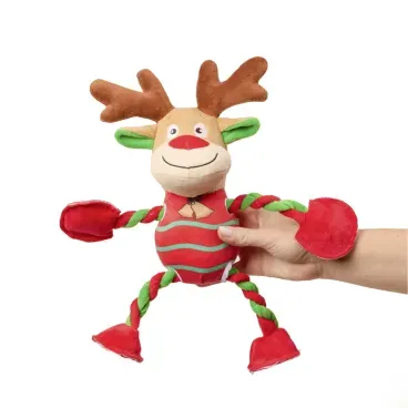 Mao-segurando-o-Brinquedo-Pelucia-Rena-Corda-Savana-Pet-