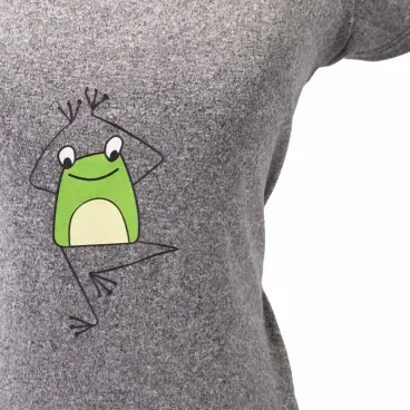 Polo-Malha-Sapo-Cinza-Fabrica-Pet-tamanho-M-foto-de-detalhe-da-estampa-