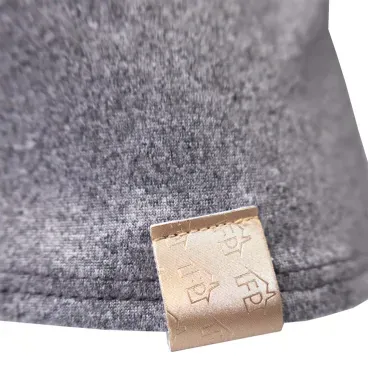 Polo-Malha-Sapo-Cinza-Fabrica-Pet-tamanho-M-foto-de-detalhe-da-etiqueta-