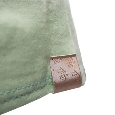 Polo-Malha-Sapo-Verde-Fabrica-Pet-tamanho-PP-foto-de-detalhe-da-etiqueta-