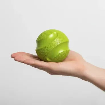 Brinquedo-Bola-Macica-Slim-Ball-Stark-Pet-Verde-70mm-na-palma-da-mao