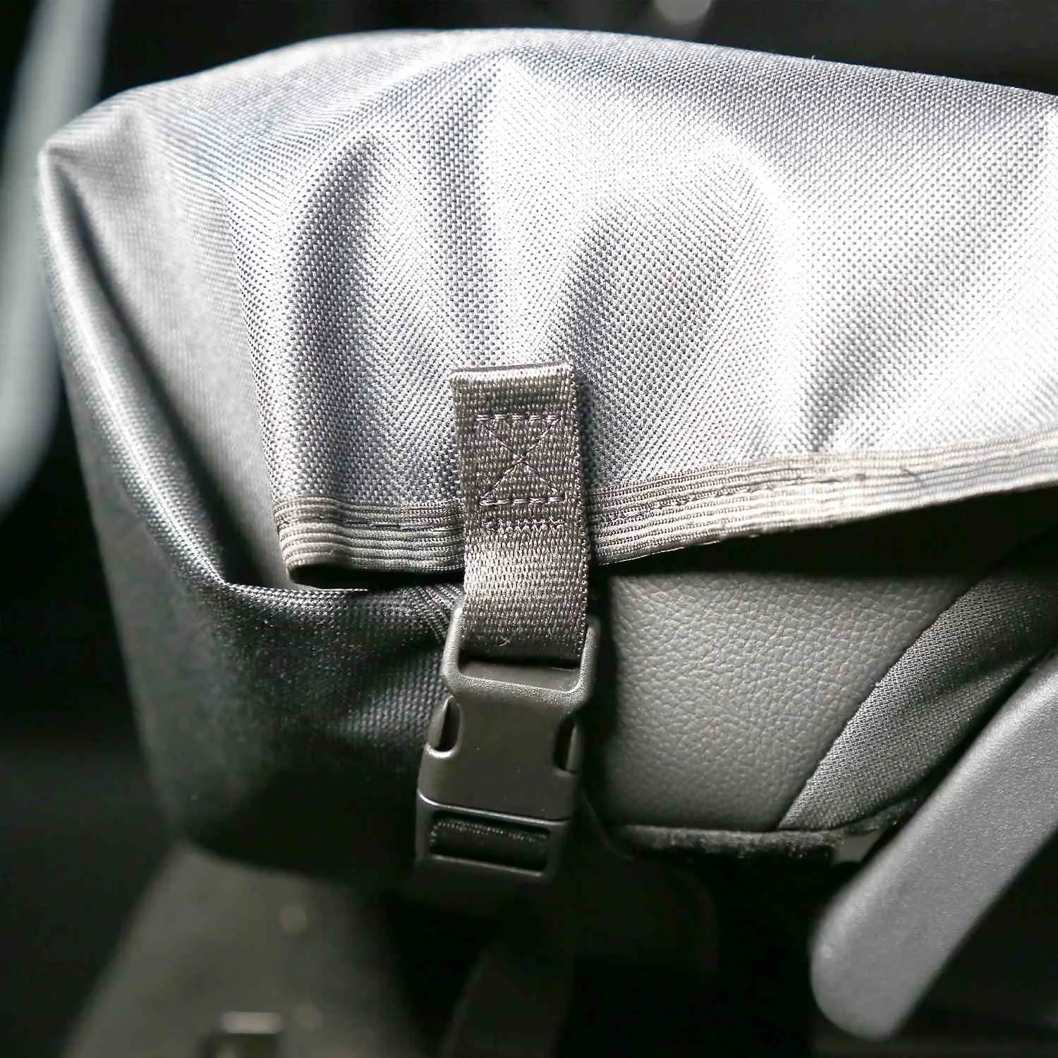 Capa para Banco de Carro Premium Preta Toh