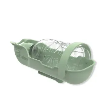 Bebedouro-Portatil-Pet-Drinks-Plast-Pet-Verde-300-ml-detalhe-da-garrafa