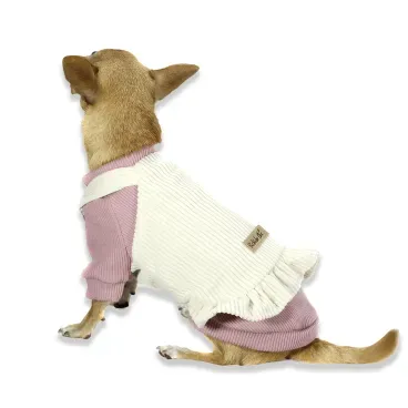 Pet-porte-pequeno-com-a-Cacharrel-para-Caes-Bichinho-Chic-Rose-em-conjunto-com-a-Jardineira-para-Caes-Bichinho-Chic-Bege