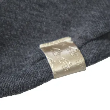 Detalhe-do-Moletom-com-Manga-Fabrica-Pet-Cinza